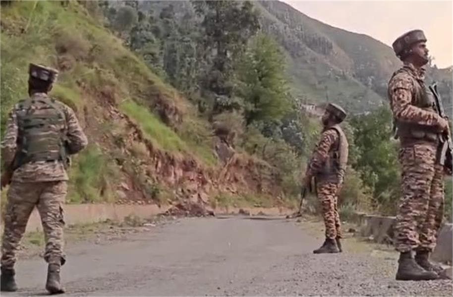 उरी में धमाका: जम्मू-कश्मीर में एलओसी के पास ब्लास्ट, दो जवान शहीद